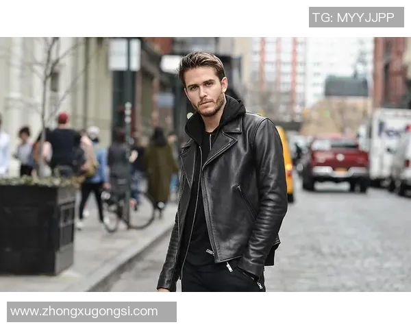 足球巨星穿着奢侈品品牌服装展示时尚风采引领潮流 足球巨星穿着奢侈品品牌服装展示时尚风采引领潮流