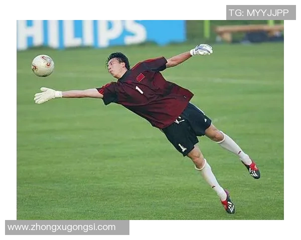 足球球星洪的辉煌历程与传奇故事展现出无限激情与永恒魅力