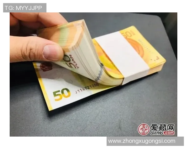 珍藏球星足球卡片探秘:历史意义与投资价值分析 珍藏球星足球卡片探秘:历史意义与投资价值分析