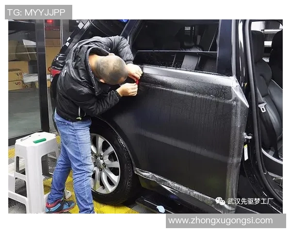 足球球星开路虎驰骋绿茵与都市之间的豪迈人生